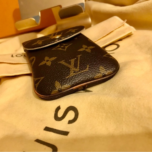 Louis Vuitton Cell Phone Case - Picture 5 of 11